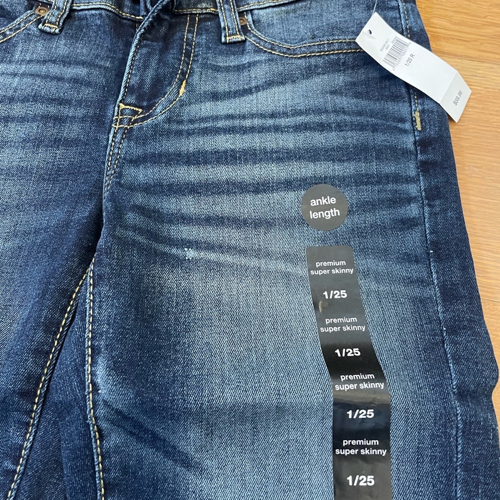GAP Women’s Jeans - size 25 NWT